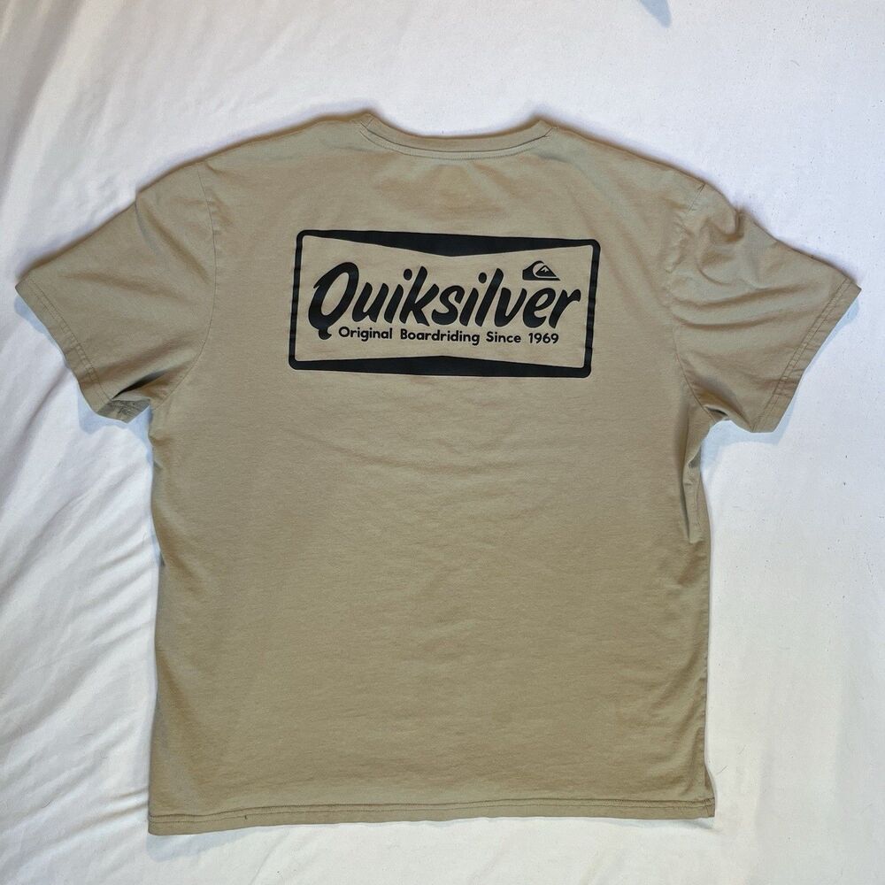 Quiksilver Shirt Mens L Short Sleeve Logo Spell Out Surf Graphic Tan Beige